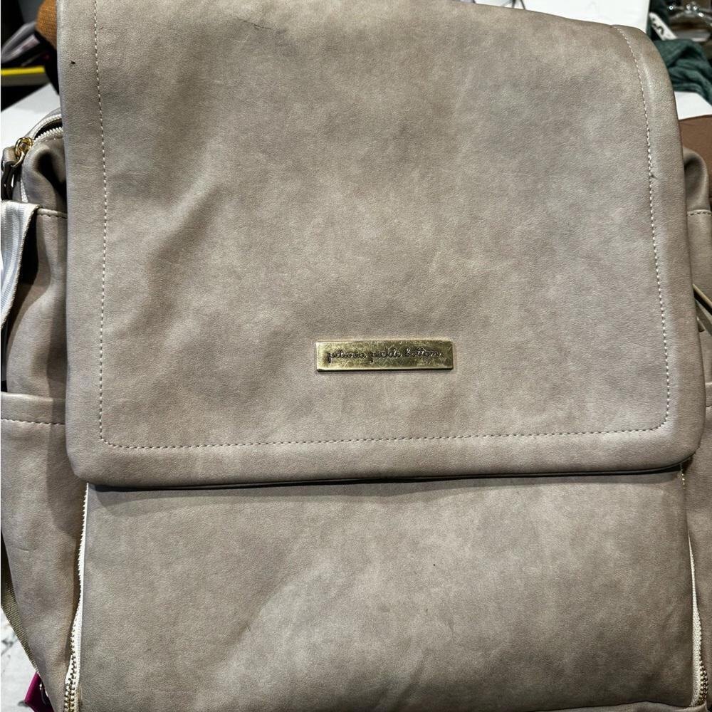 Baby Grand Boxy Backpack in Grey Matte Leatherette - Picture 3 of 8